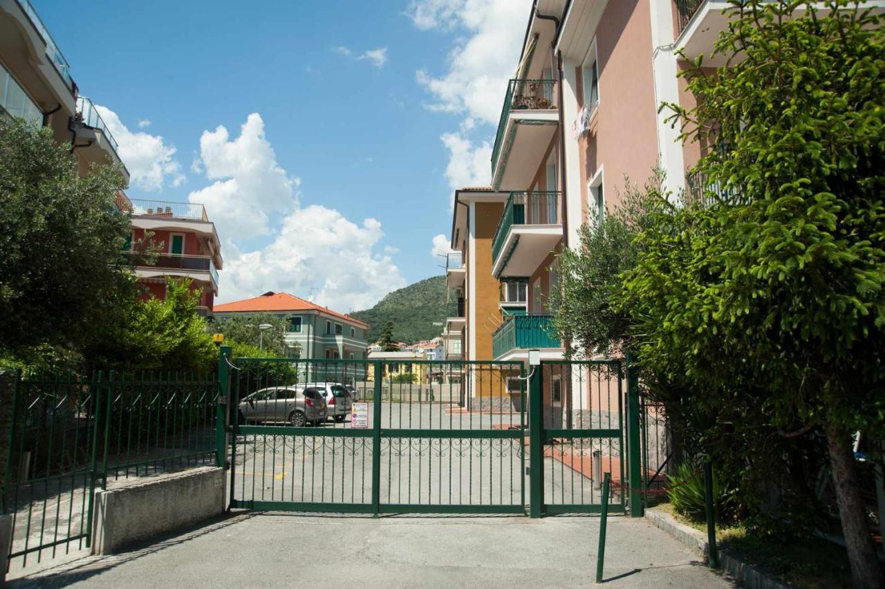 Cipriani 5 Rivieraholiday Pietra Ligure Buitenkant foto