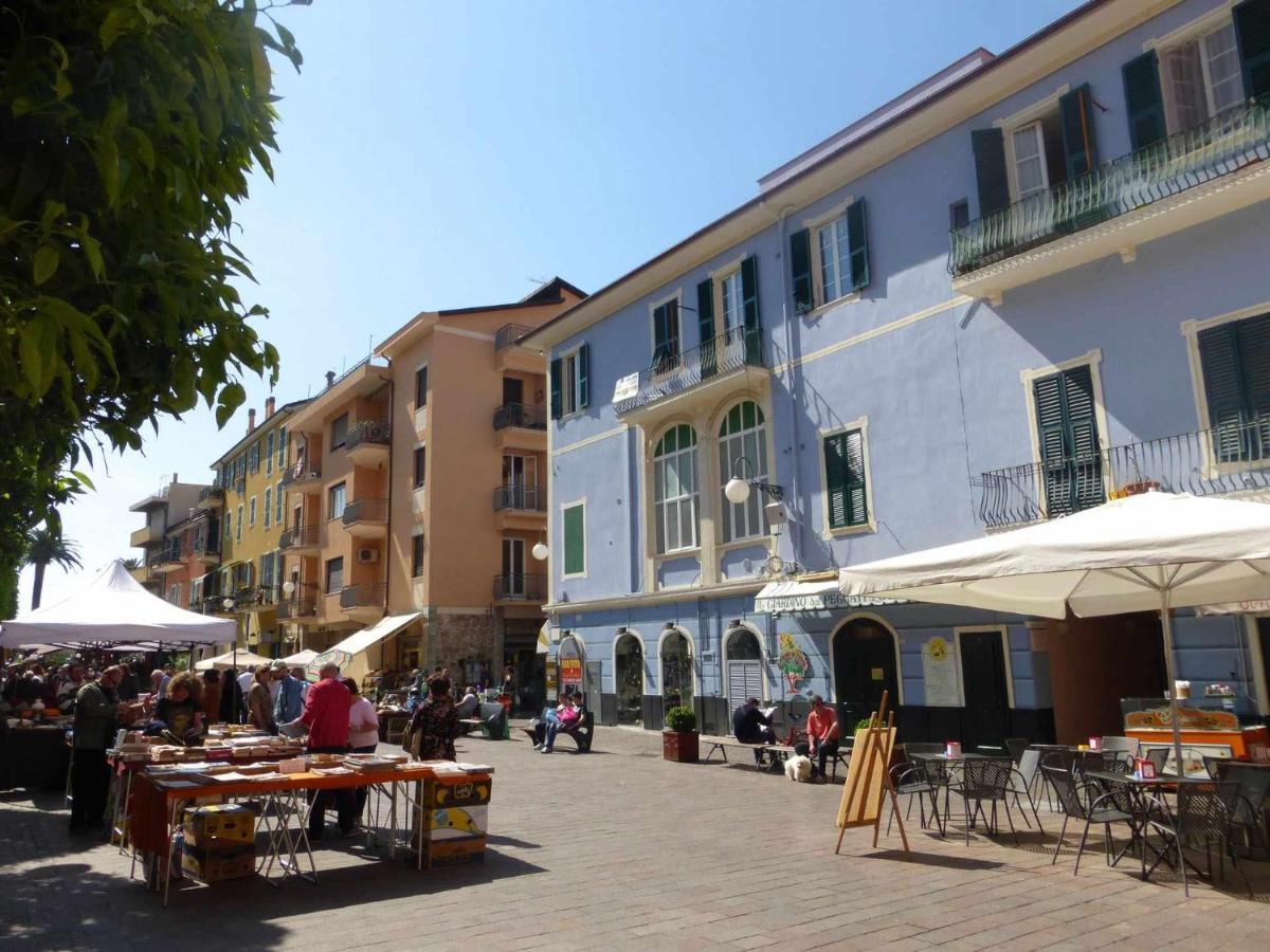 Cipriani 5 Rivieraholiday Pietra Ligure Buitenkant foto