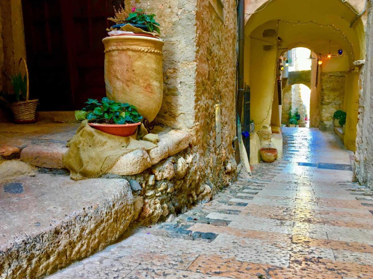 Cipriani 5 Rivieraholiday Pietra Ligure Buitenkant foto